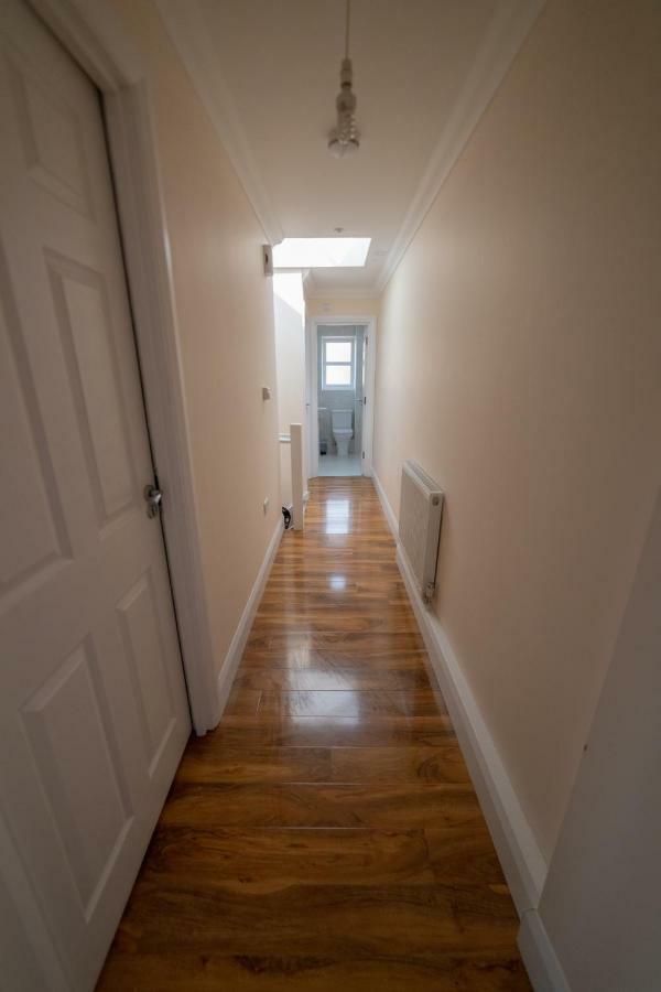 The Coach House - London Heathrow Serviced Apartments Stanwell Exterior foto